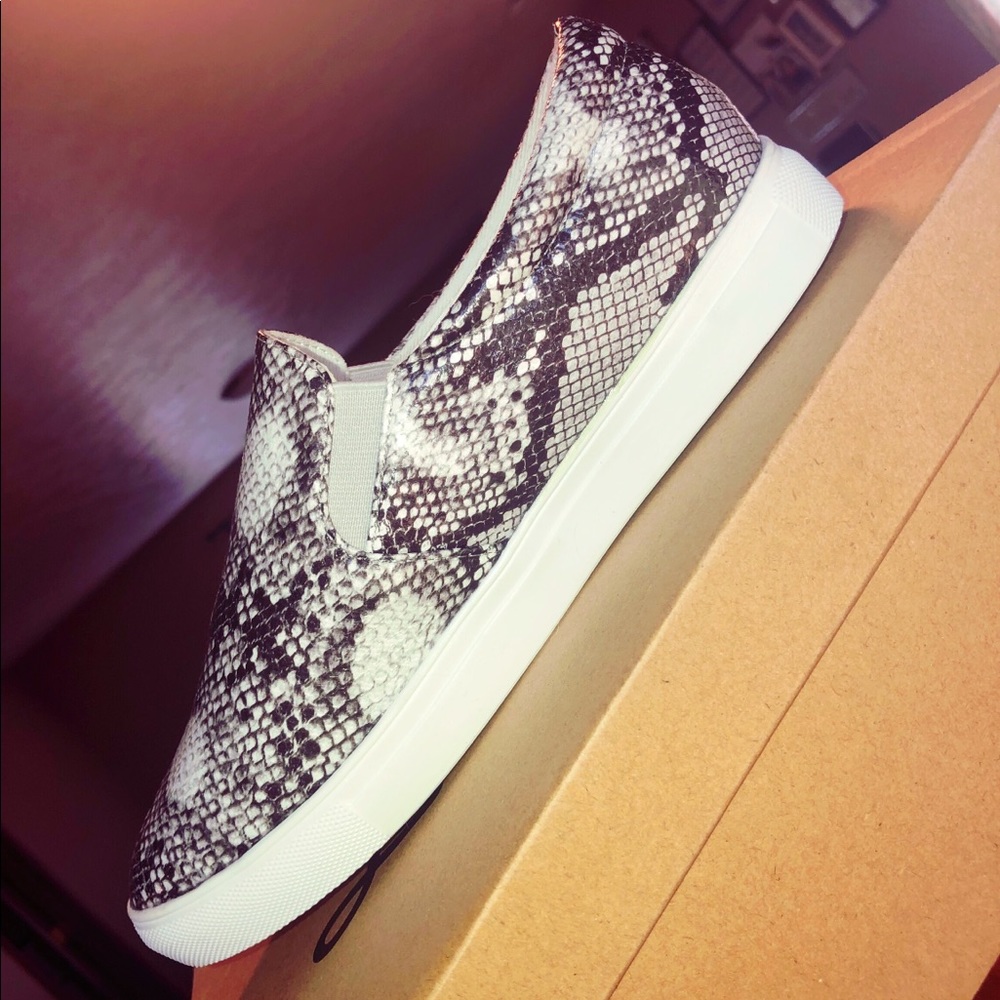 Snake skin shoes